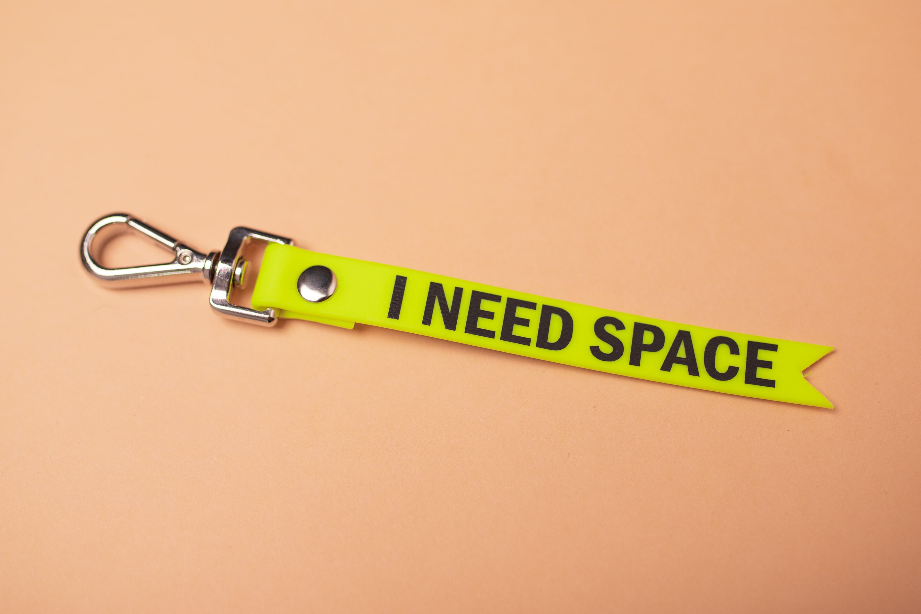 I need space - zwart - Clip on